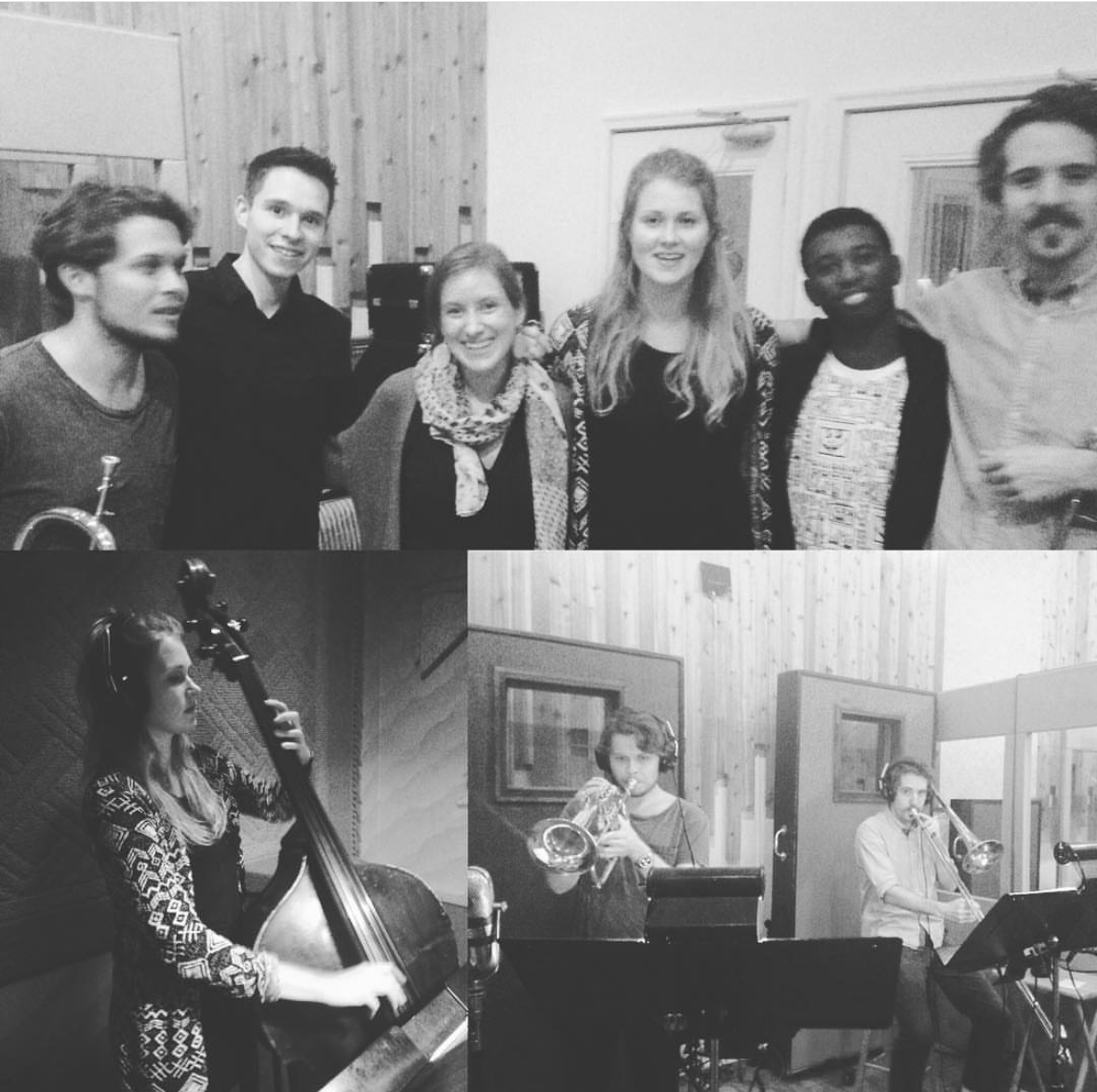 Sara Decker und Musiker im Aufnahmestudio Systems Two in Brooklyn, mit Eindrücken aus der Aufnahme